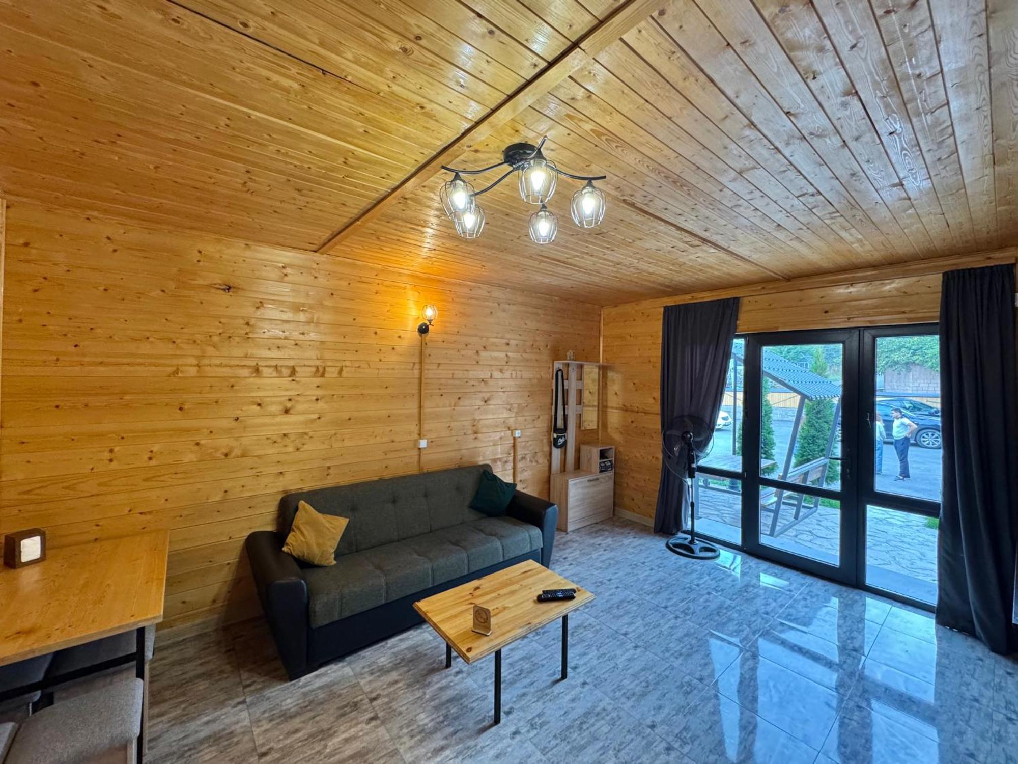 Everest Rest House Cachkadzor Exteriér fotografie